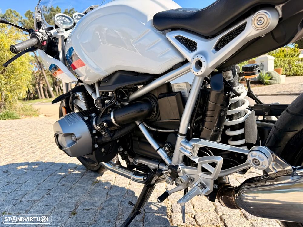 BMW R nineT Racer - 17