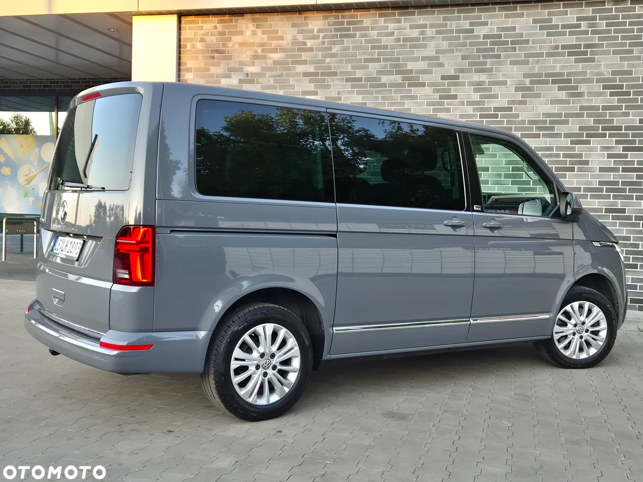 Volkswagen Multivan - 12