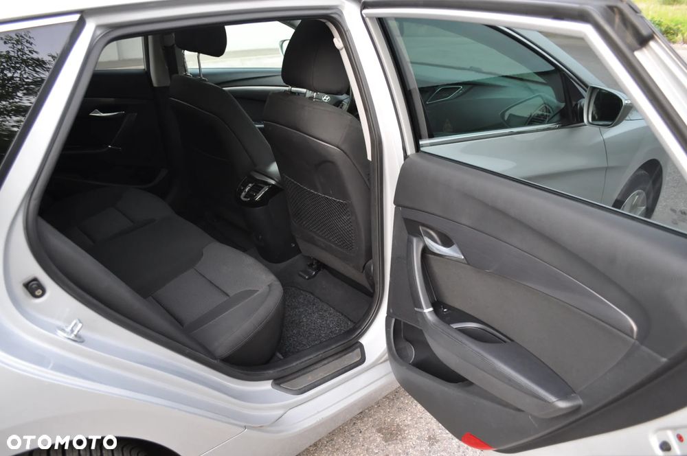 Hyundai i40 1.7 CRDi Premium - 17