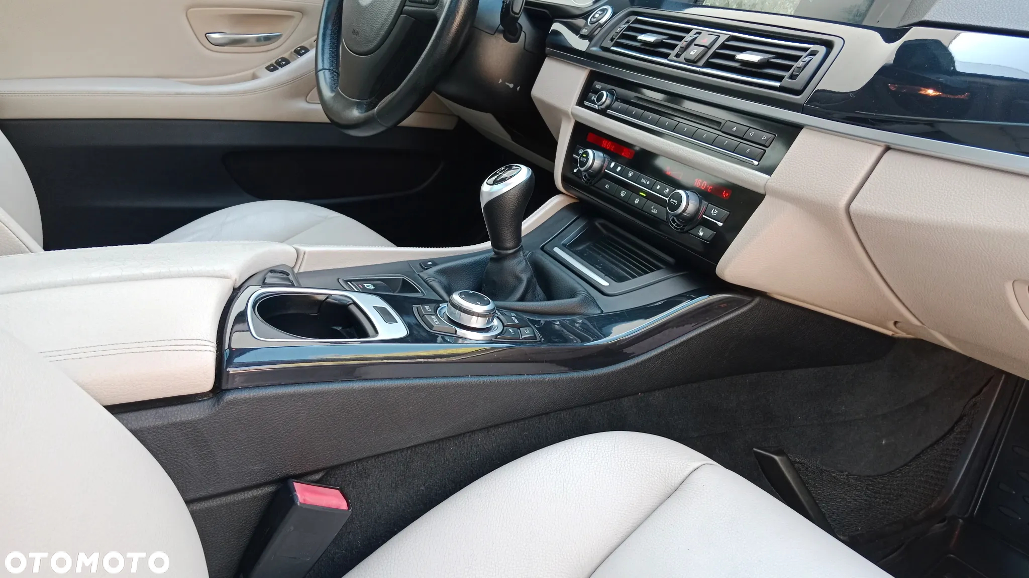 BMW Seria 5 520d - 27