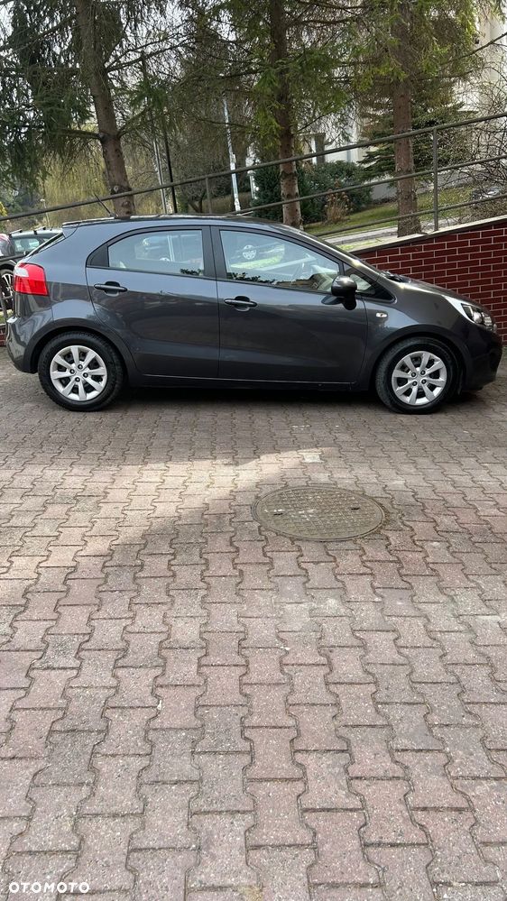 Kia Rio 1.4 L - 3