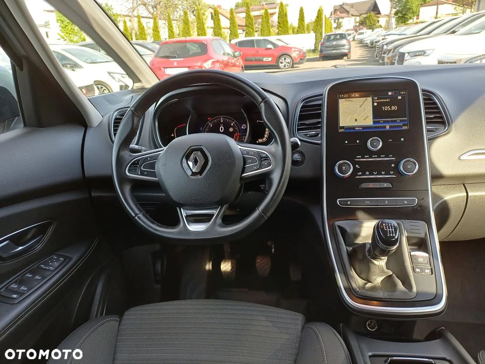 Renault Grand Scenic - 26