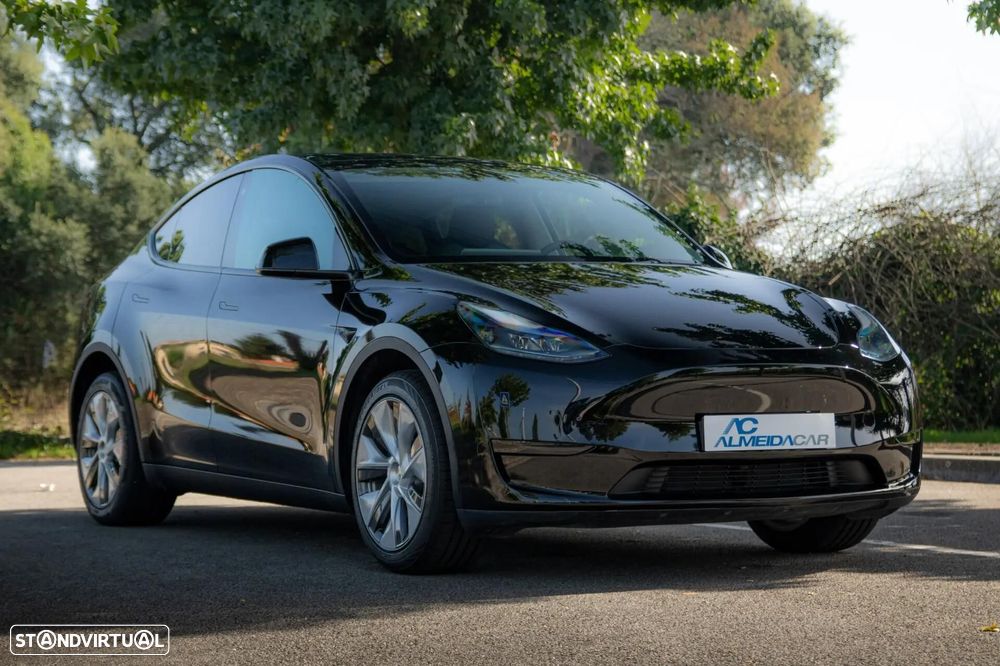 Tesla Model Y RWD - 2