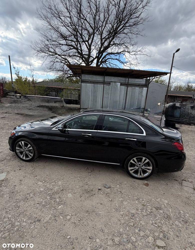 Mercedes-Benz Klasa C 300 4Matic 9G-TRONIC AMG Line - 29