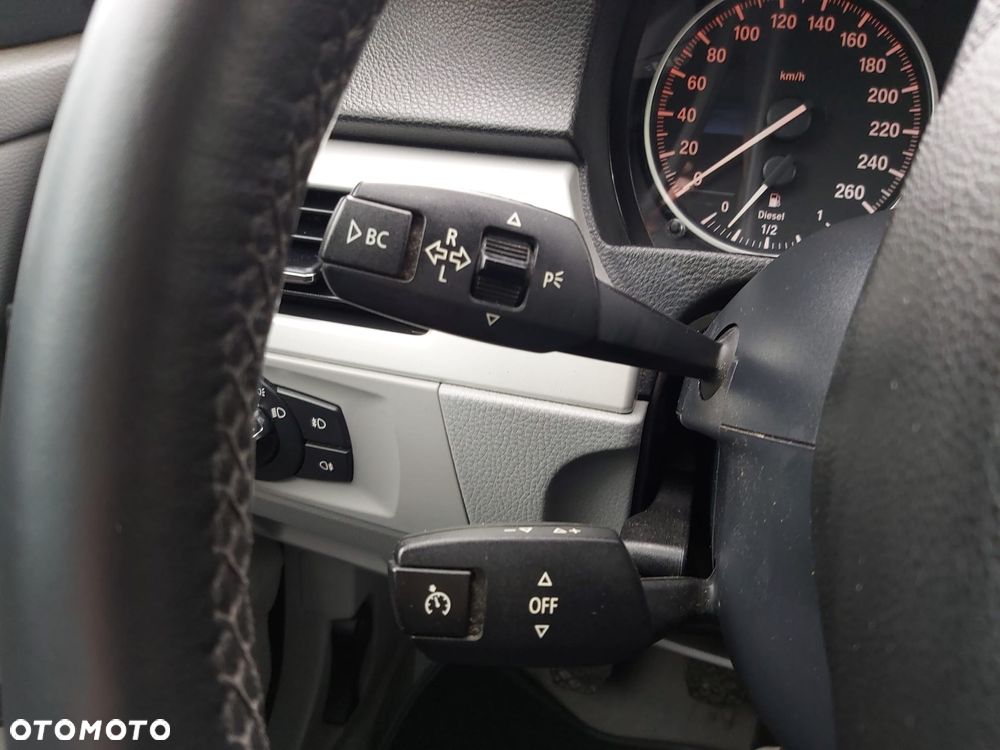 BMW Seria 3 320d DPF Efficient Dynamics Edition - 31