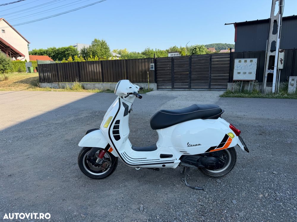 Piaggio Vespa - 2