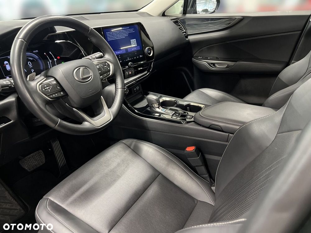 Lexus NX 350h Business AWD - 18