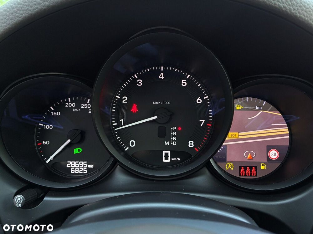 Porsche Macan - 27