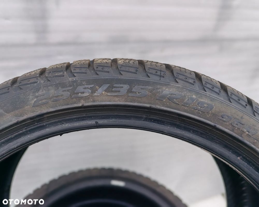 255/35 R19 Opony zimowe Pirelli Sottozero 3 2024r 6,5mm - 4