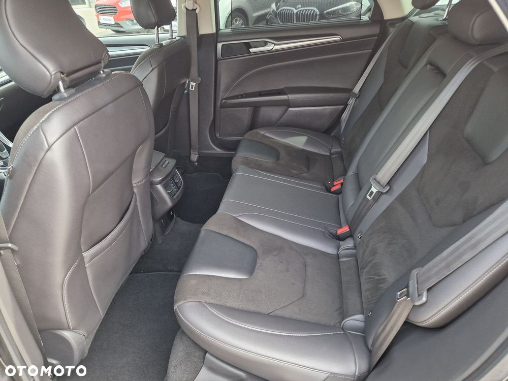 Ford Mondeo 2.0 TDCi Bi-Turbo Titanium PowerShift - 29