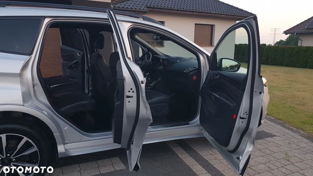 Ford Kuga 2.0 TDCi 2x4 ST-Line - 26