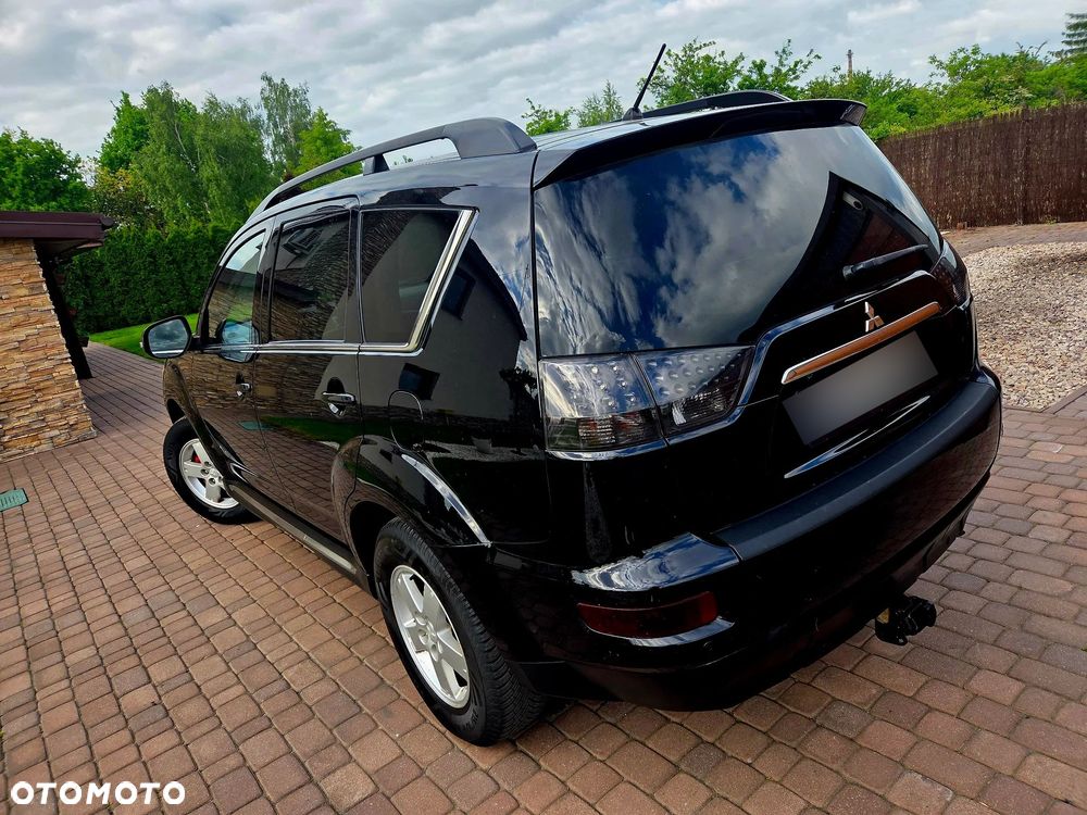 Mitsubishi Outlander - 11