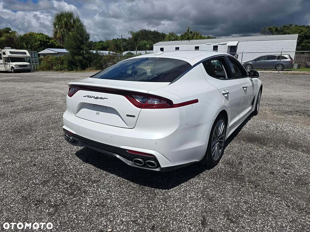 Kia Stinger 2.0 T-GDI GT Line - 4