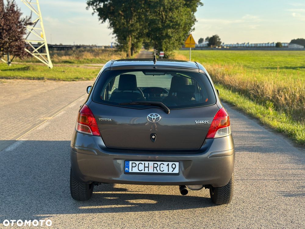 Toyota Yaris - 14