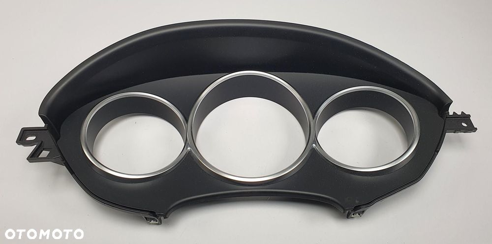 RAMKA OSŁONA LICZNIKA MERCEDES W218 A2186800317 - 2