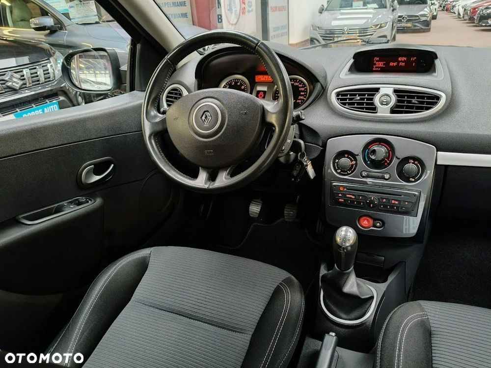 Renault Clio - 12