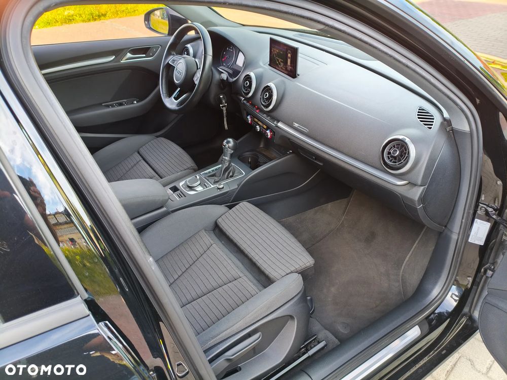 Audi A3 Sportback 1.6 TDI S tronic Attraction - 22