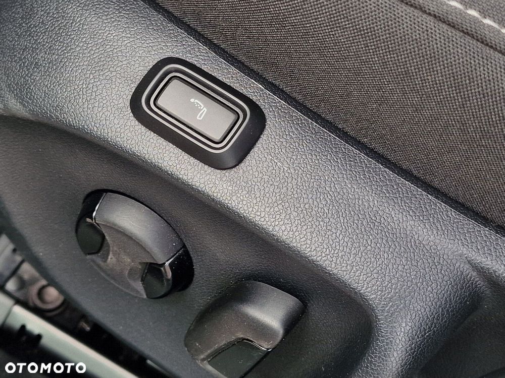 Skoda Superb 1.5 TSI mHEV Selection DSG - 25
