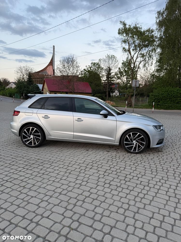 Audi A3 Sportback 1.6 TDI DPF Ambition S tronic - 2