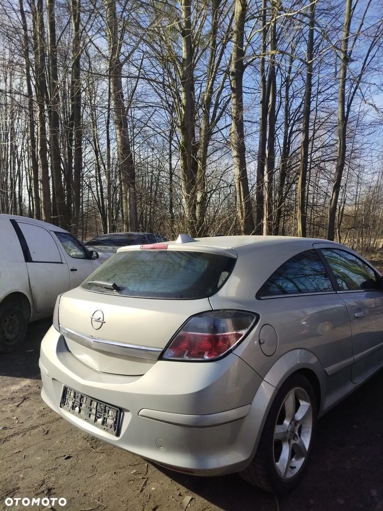 Opel Astra H GTC na części - 2