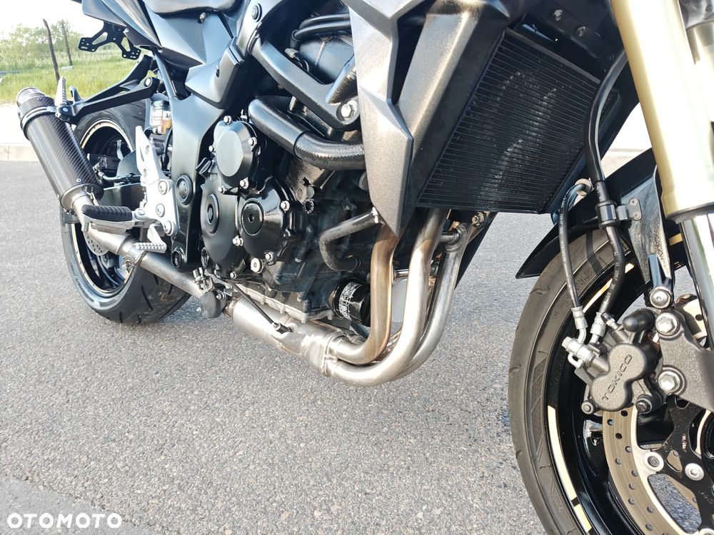 Suzuki GSR - 10