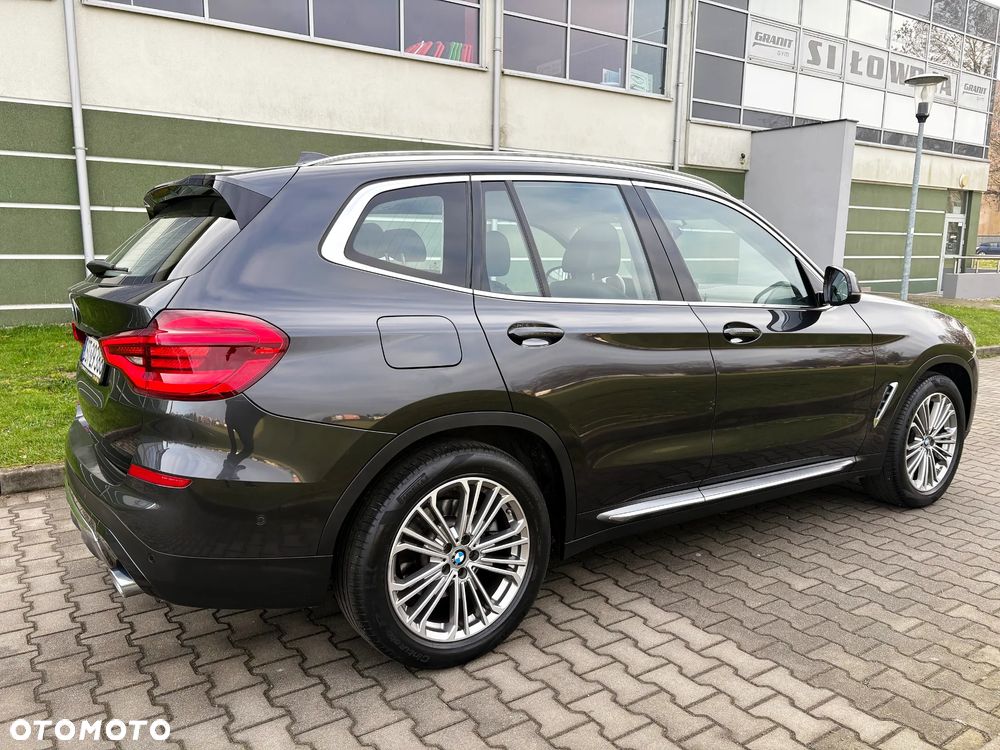 BMW X3 xDrive20d Luxury Line - 23