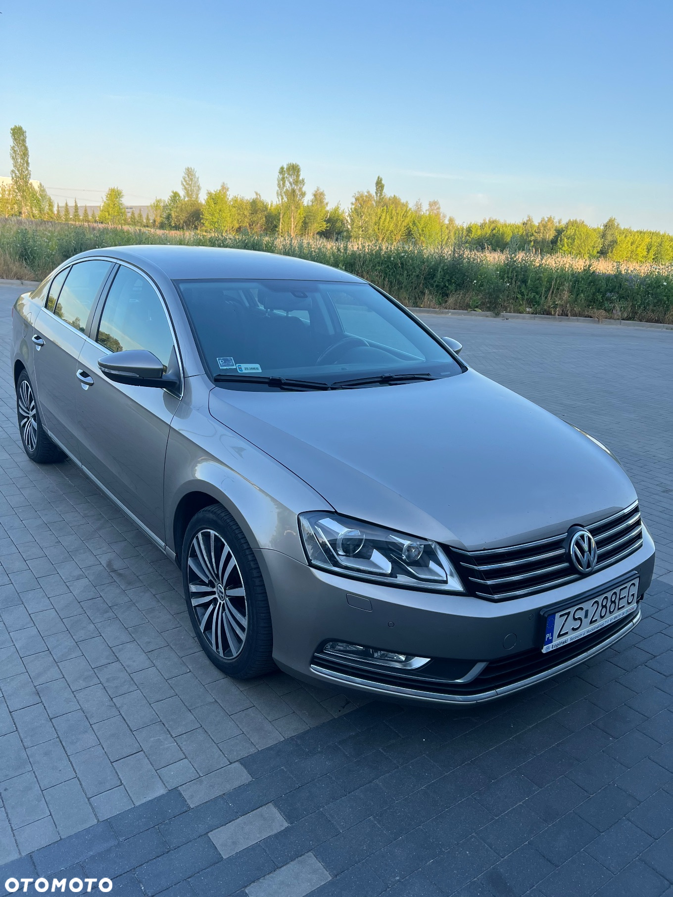 Volkswagen Passat 2.0 TDI Comfortline DSG - 2