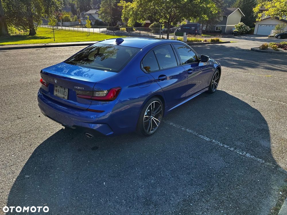BMW Seria 3 330i M Sport - 10