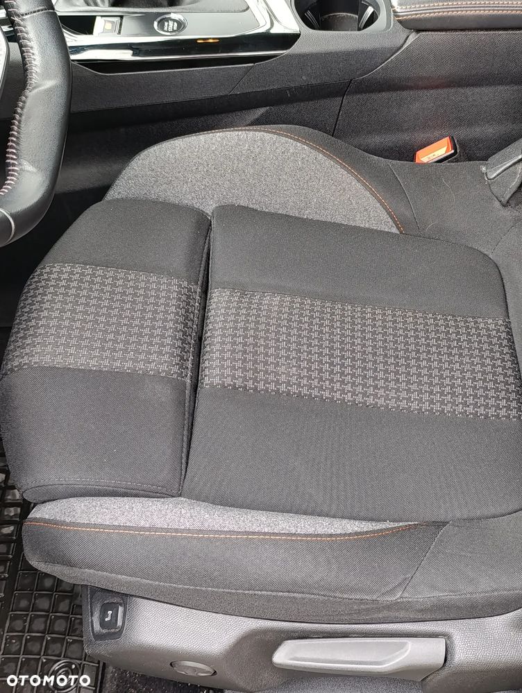 Peugeot 3008 1.2 PureTech GPF Active S&S - 15