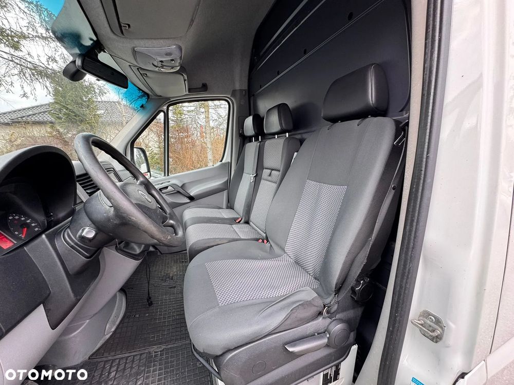 Volkswagen CRAFTER ŚREDNI PO LIFTOWY KLIMATYZACJA - 28