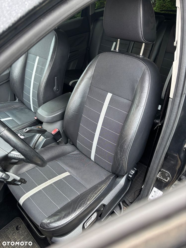 Ford Kuga - 15