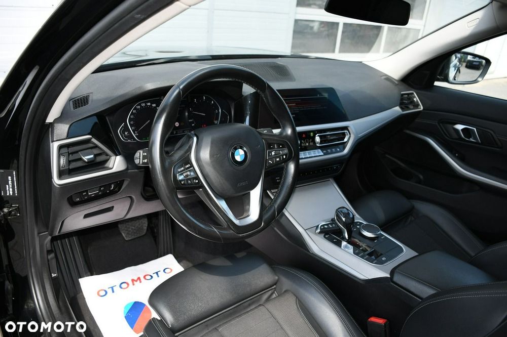 BMW Seria 3 320d mHEV - 19