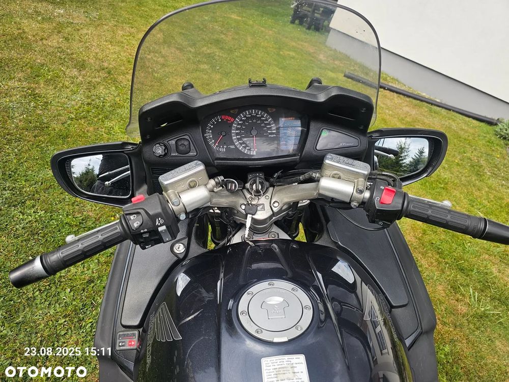 Honda ST - 6