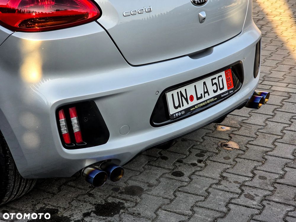 Kia Ceed - 12