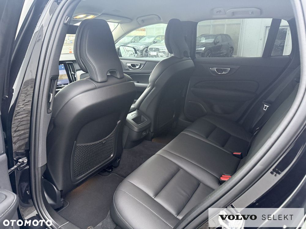 Volvo V60 Cross Country - 15