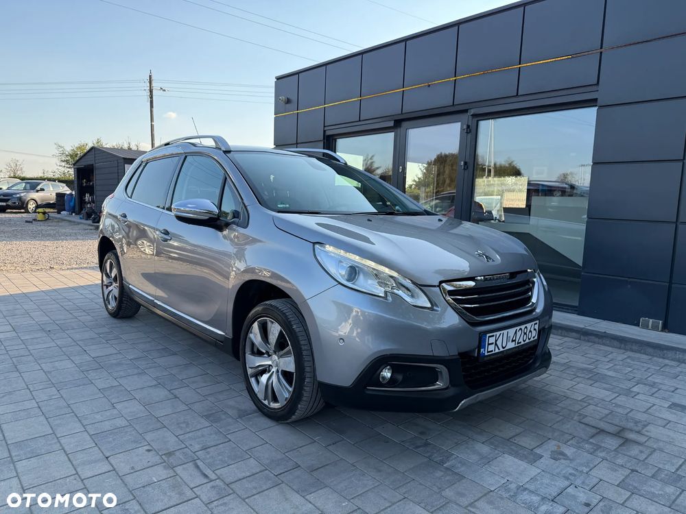Peugeot 2008 1.2 Pure Tech Allure S&S - 11