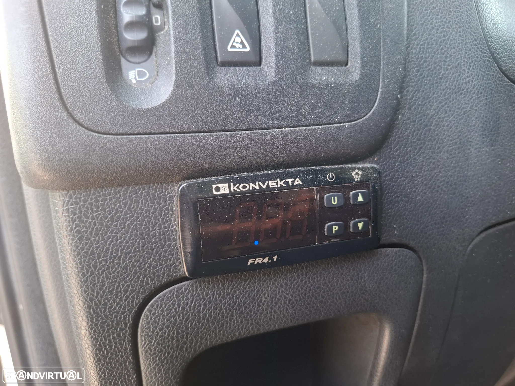 Renault MASTER 2.3DTI C/PLATAFORMA E MOTOR FRIO - 8