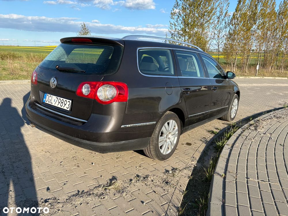 Volkswagen Passat 1.6 - 11