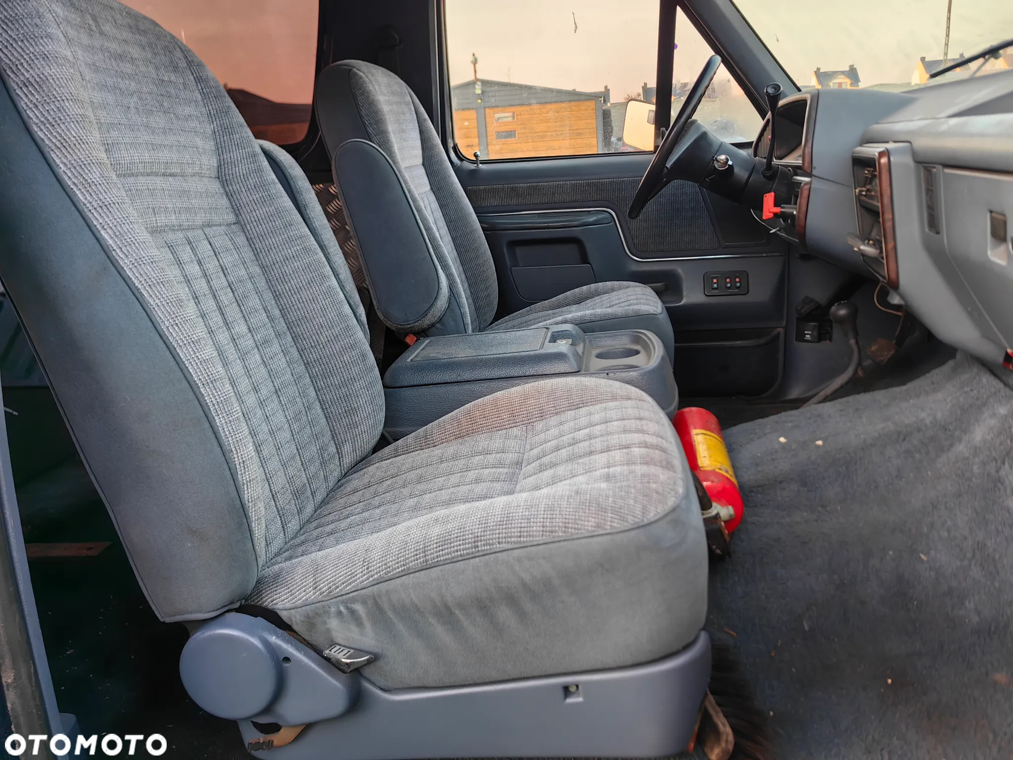 Ford Bronco - 7