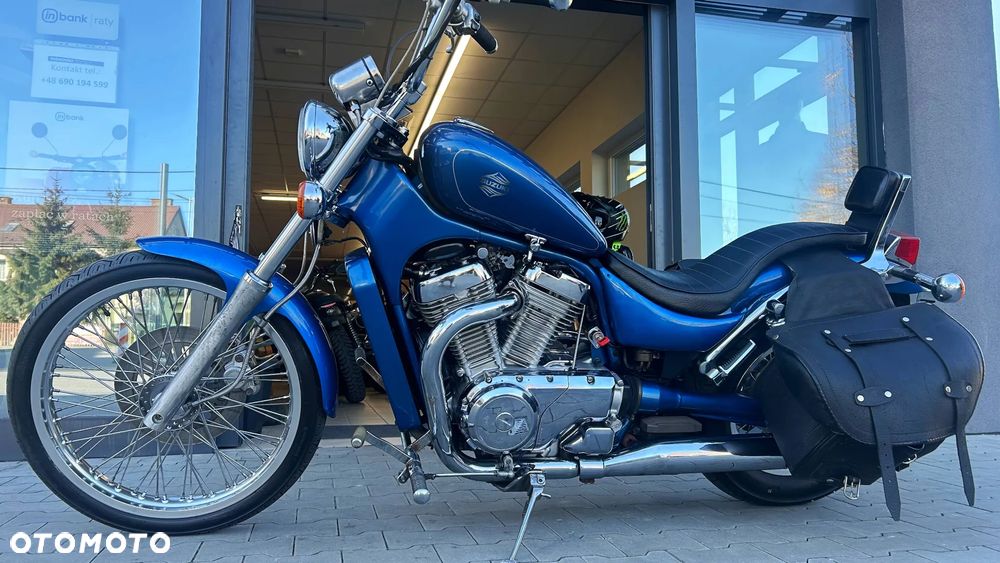 Suzuki Intruder - 14