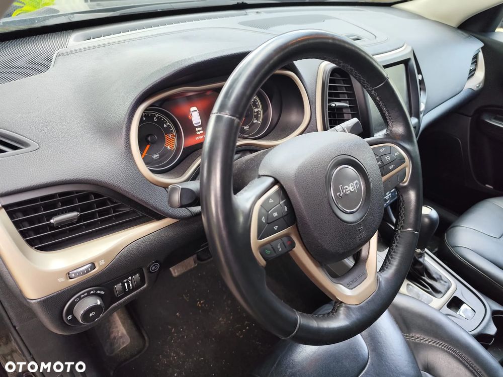 Jeep Cherokee - 11