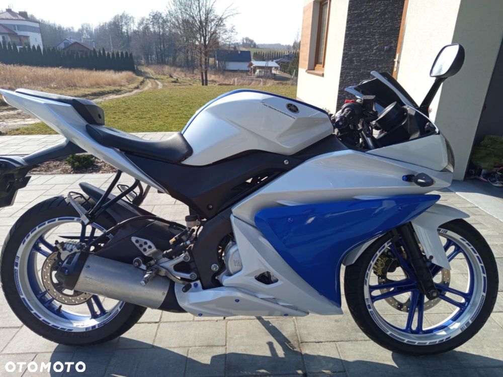 Yamaha YZF - 4