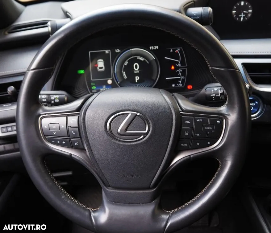 Lexus UX 250h FWD Business - 13