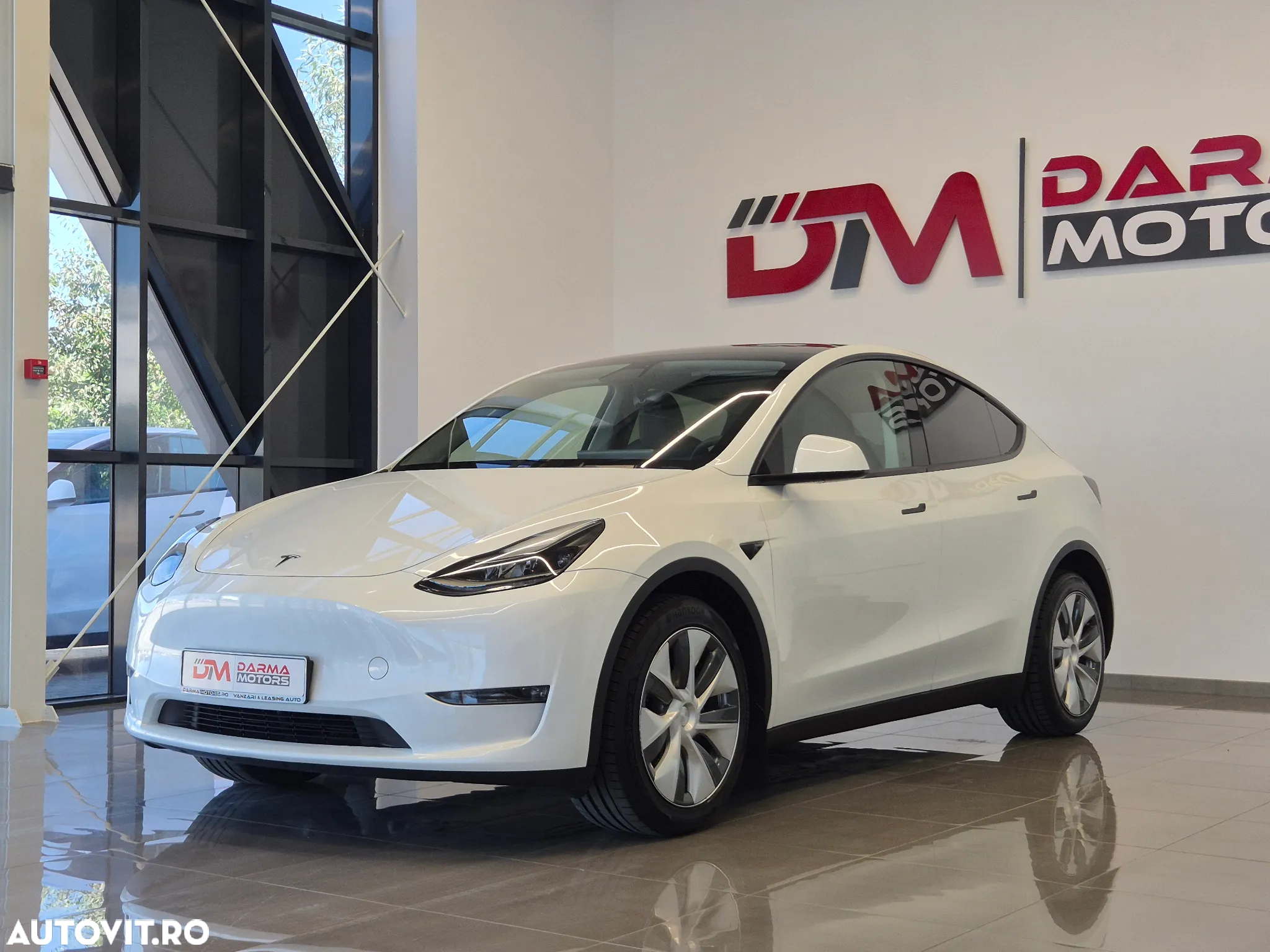 Tesla Model Y Long Range Dual Motor AWD - 4