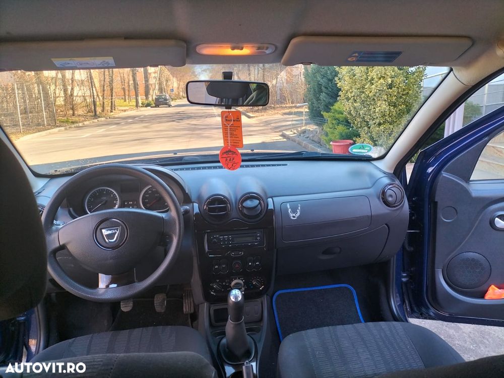 Dacia Duster 1.6 4x2 Laureate - 9