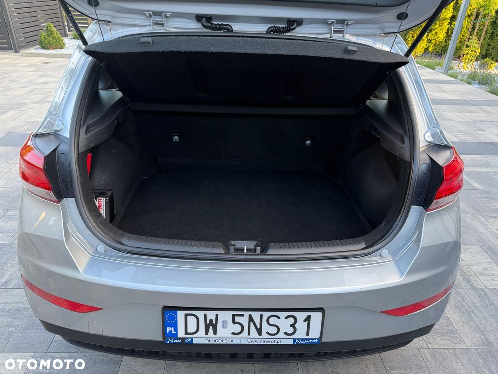 Hyundai i30 1.5 DPI Classic + - 22