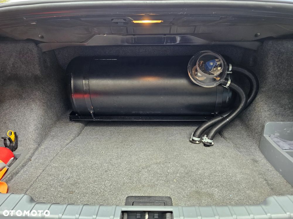 BMW Seria 3 330i - 7