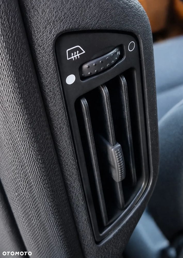 Ford S-Max 2.0 TDCi DPF Titanium - 13