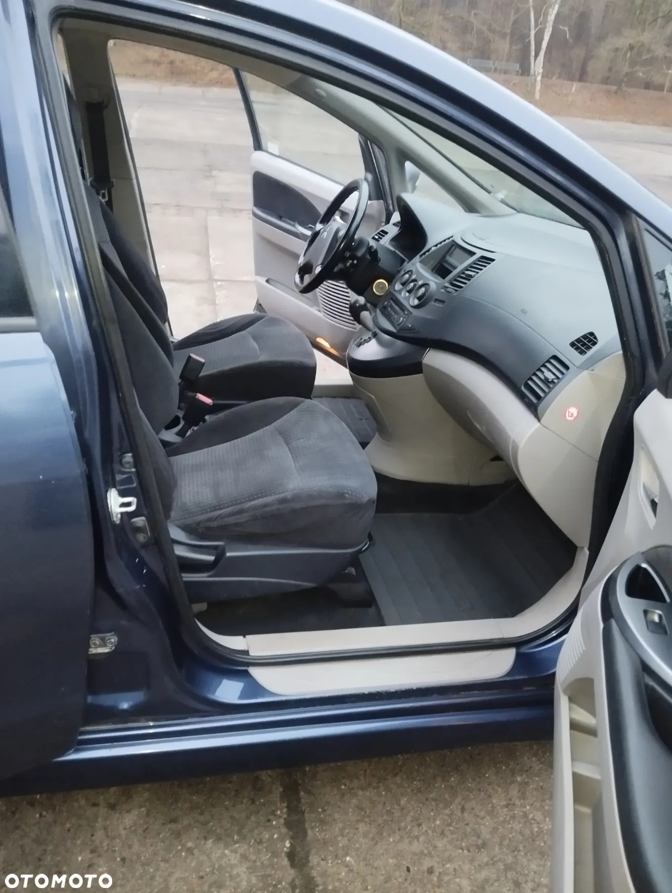 Mitsubishi Grandis 2.4 Automatik Invite - 24