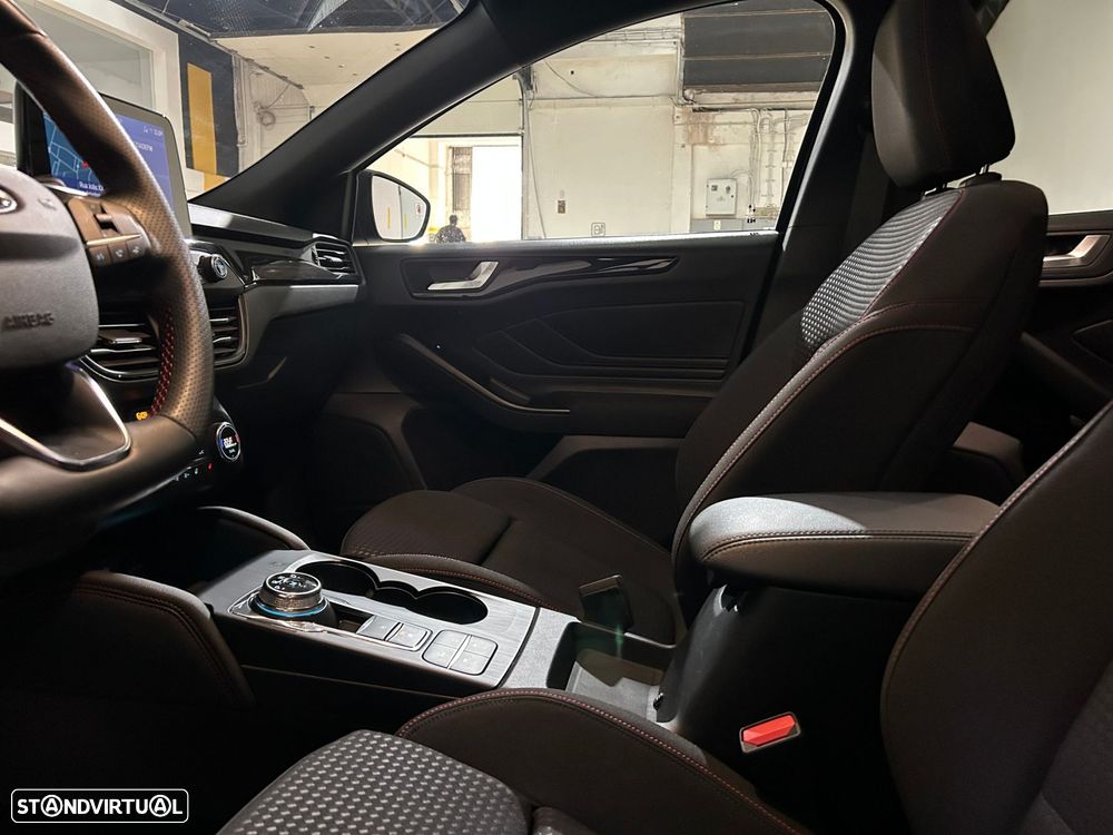 Ford Focus 1.0 EcoBoost MHEV ST-Line X Aut. - 41